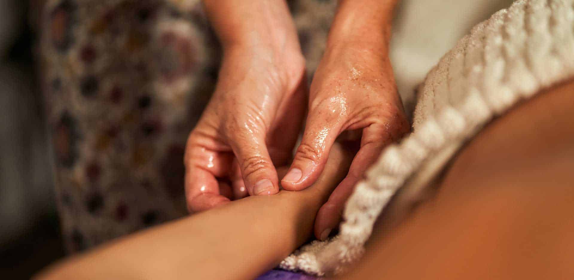 הבדלים בין סוגי עיסויים לשחרור סטרס